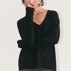 Everlane Classic Cashmere V-Neck Black Sweater